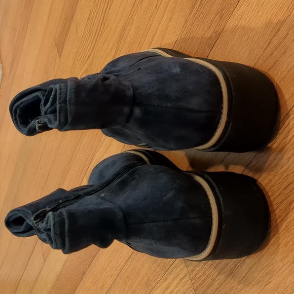 New Clarks Sharon Salon Navy Suede bootie Ultimate Comfort collection W11M - Picture 8 of 13